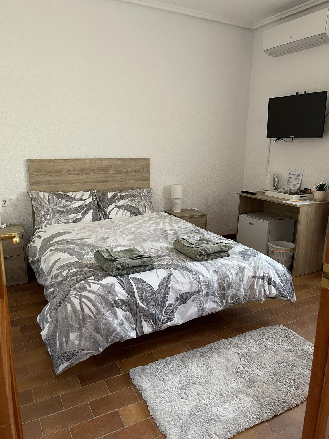 tn_Room 2 Double Bed Pic 1