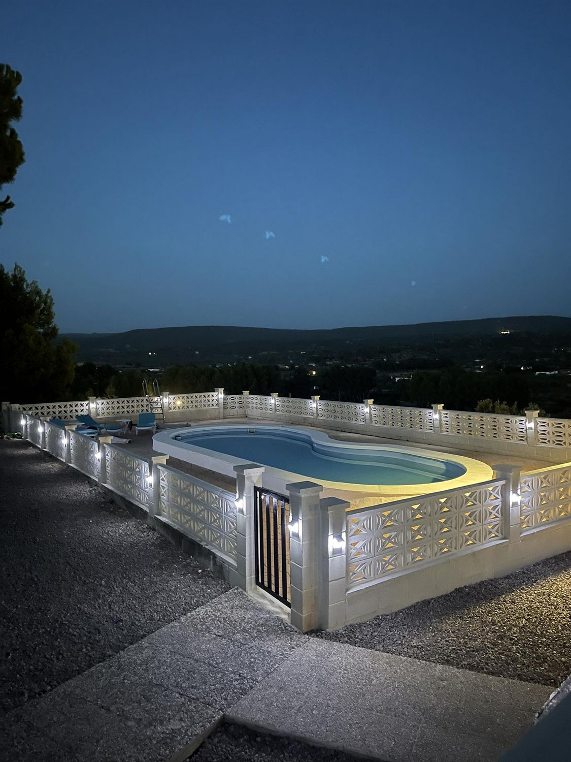 tn_pool at night